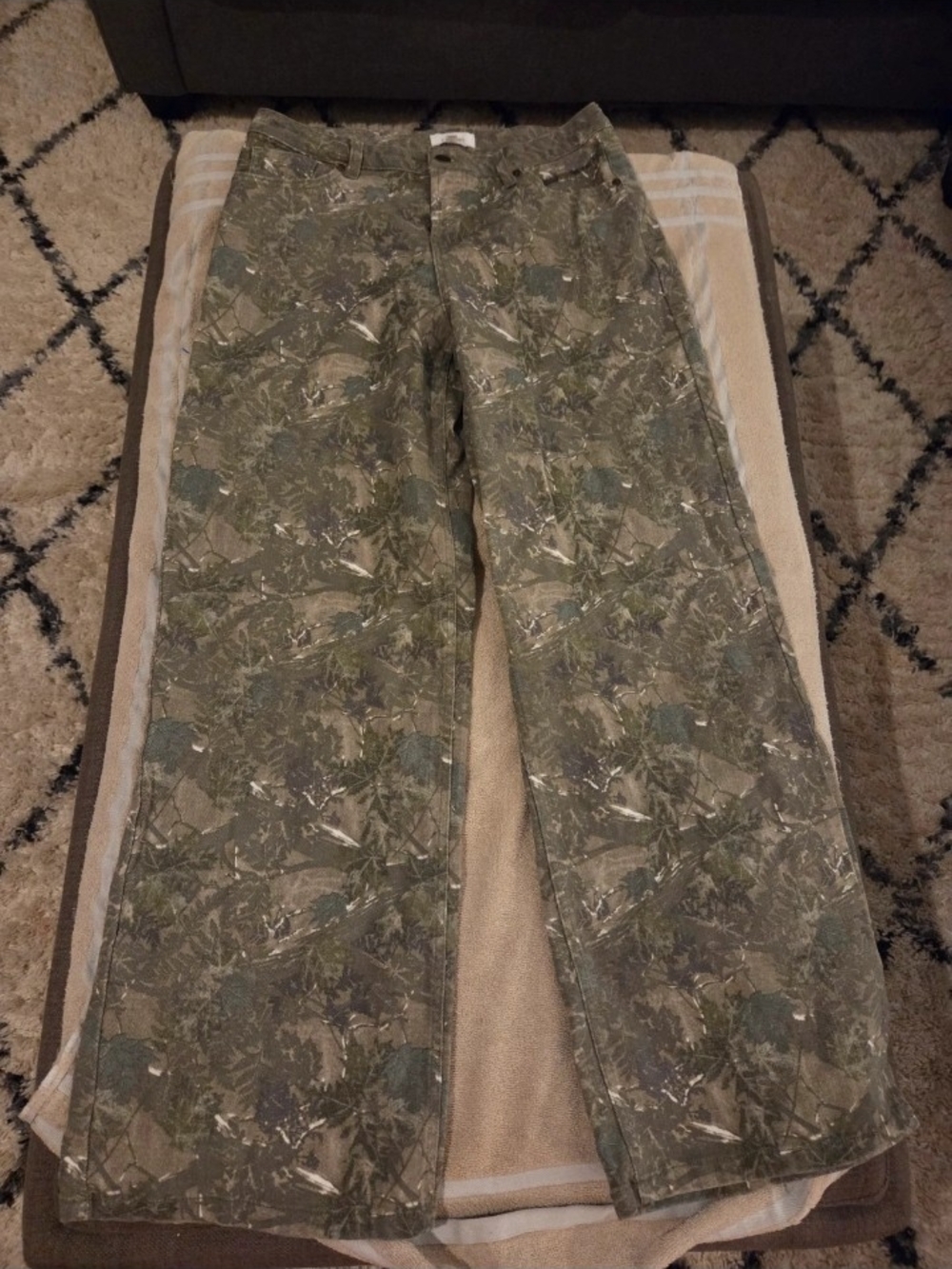 Women’s Wide-Leg Camouflage Pants - Olive Green